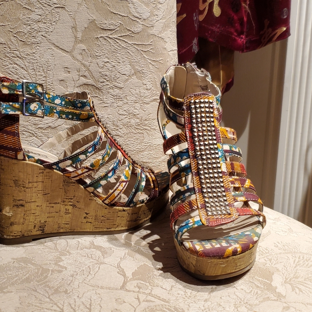 Wedge heels